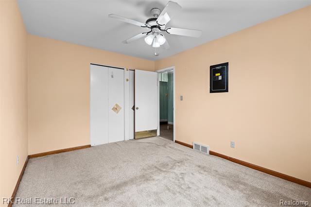 Builiding view fourteen for 28987 James, Warren, MI. 48092