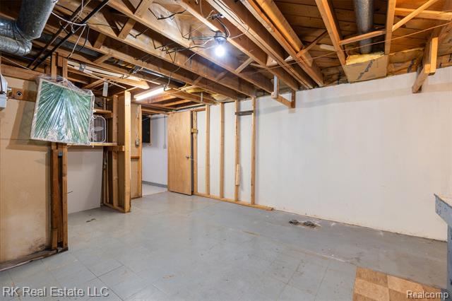 Builiding view thirty two for 28987 James, Warren, MI. 48092