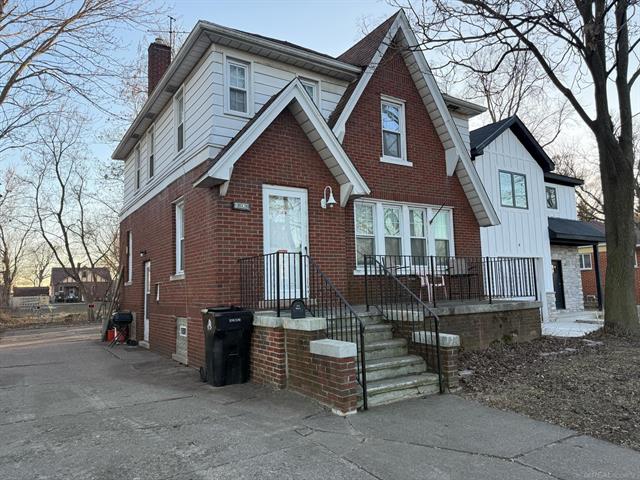 front view for 18036 Elizabeth, Roseville, Mi. 48066