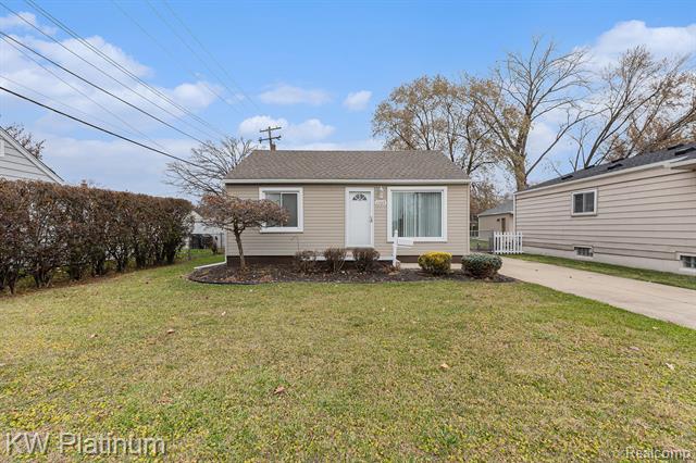 front view for 22019 Gordon, Saint Clair Shores, Mi. 48081