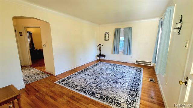 Builiding view eight for 28205 Kaufman, Roseville, MI. 48066