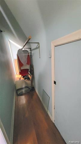 Builiding view nineteen for 28205 Kaufman, Roseville, MI. 48066