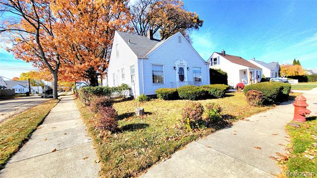 Builiding view one for 28205 Kaufman, Roseville, MI. 48066