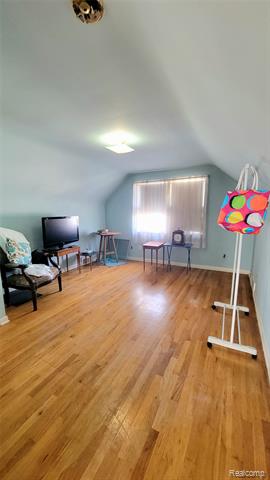 Builiding view seventeen for 28205 Kaufman, Roseville, MI. 48066