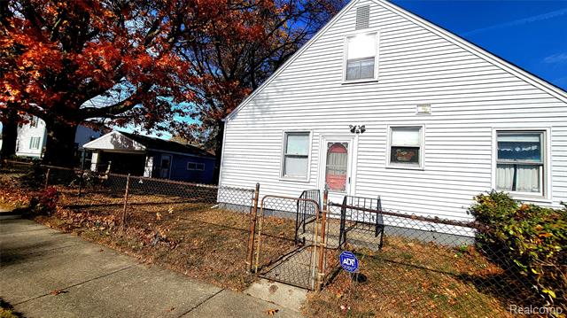 Builiding view thirty one for 28205 Kaufman, Roseville, MI. 48066