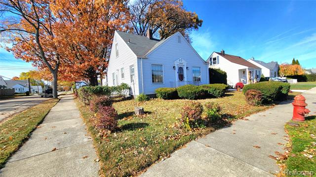 Builiding view twenty nine for 28205 Kaufman, Roseville, MI. 48066