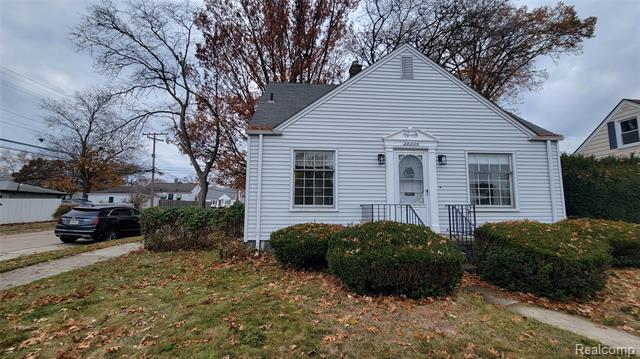 Builiding view two for 28205 Kaufman, Roseville, MI. 48066