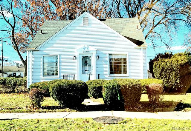 front view for 28205 Kaufman, Roseville, Mi. 48066