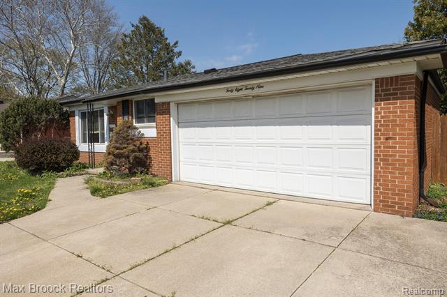 Builiding view one for 4829 Wolgast, Warren, MI. 48092