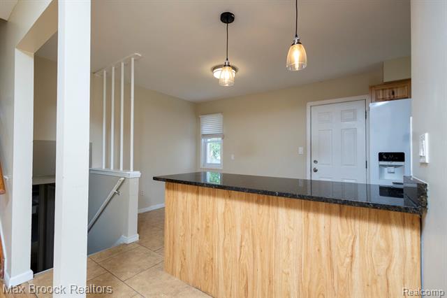 Builiding view thirteen for 4829 Wolgast, Warren, MI. 48092