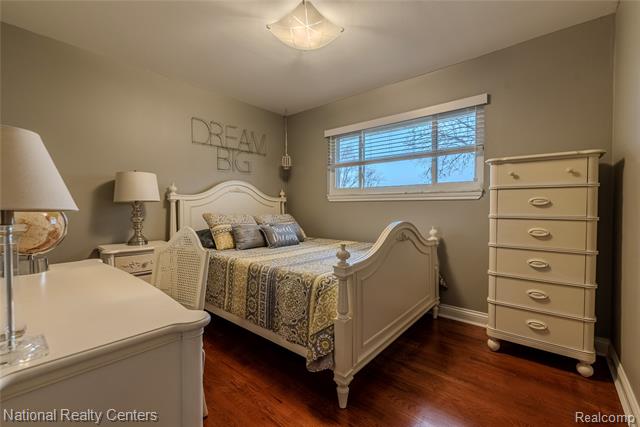 Builiding view fifteen for 4760 Red Maple, Warren, MI. 48092