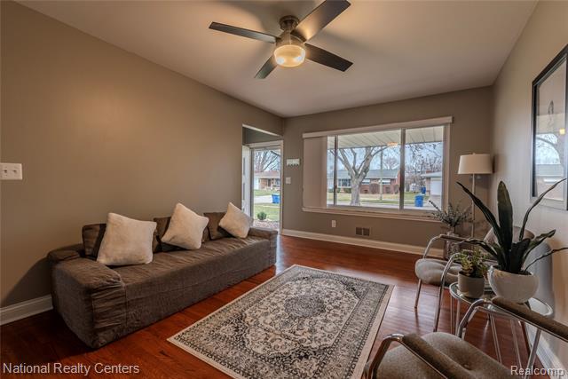 Builiding view nine for 4760 Red Maple, Warren, MI. 48092