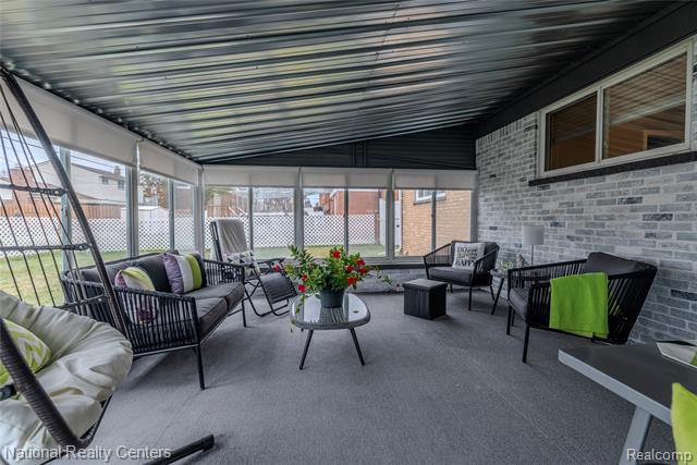 Builiding view seventeen for 4760 Red Maple, Warren, MI. 48092