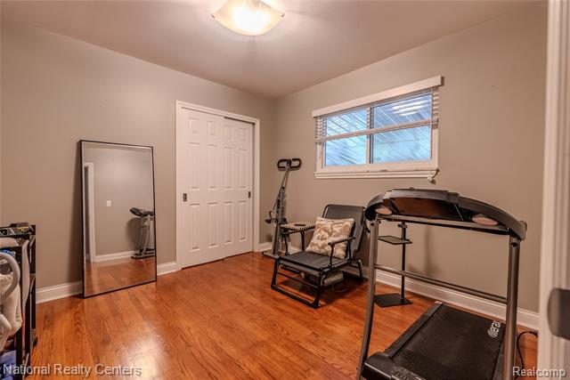 Builiding view sixteen for 4760 Red Maple, Warren, MI. 48092