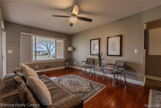 Builiding view ten for 4760 Red Maple, Warren, MI. 48092