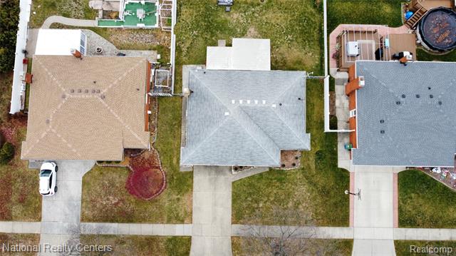 Builiding view thirty five for 4760 Red Maple, Warren, MI. 48092