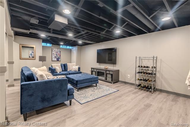 Builiding view twenty one for 4760 Red Maple, Warren, MI. 48092