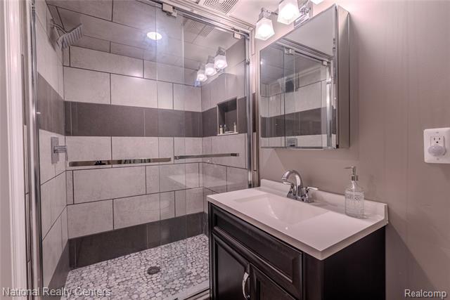 Builiding view twenty six for 4760 Red Maple, Warren, MI. 48092