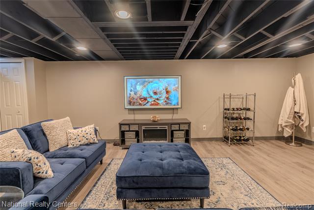 Builiding view twenty two for 4760 Red Maple, Warren, MI. 48092