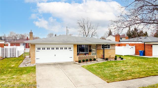 Builiding view two for 4760 Red Maple, Warren, MI. 48092