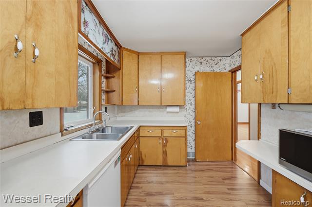 Builiding view eleven for 28771 Bunert, Warren, MI. 48088