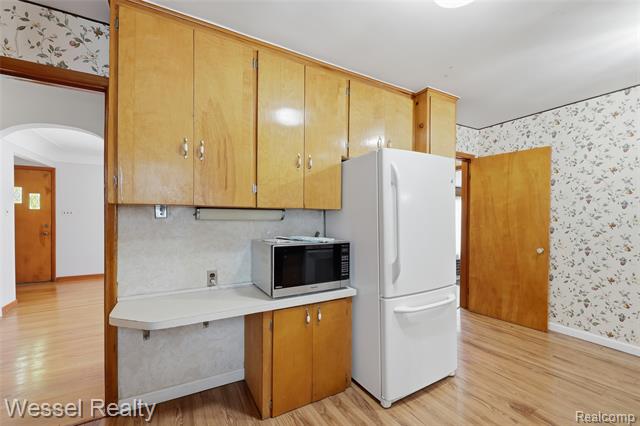 Builiding view ten for 28771 Bunert, Warren, MI. 48088