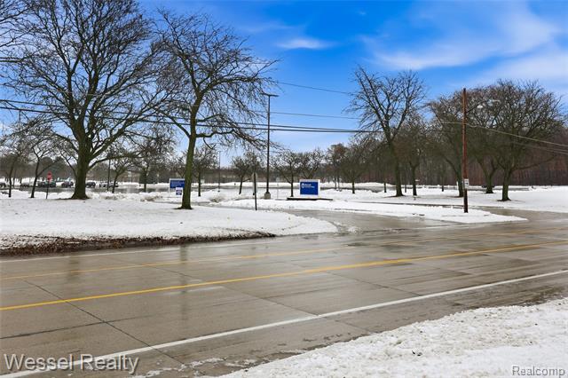 Builiding view thirty nine for 28771 Bunert, Warren, MI. 48088