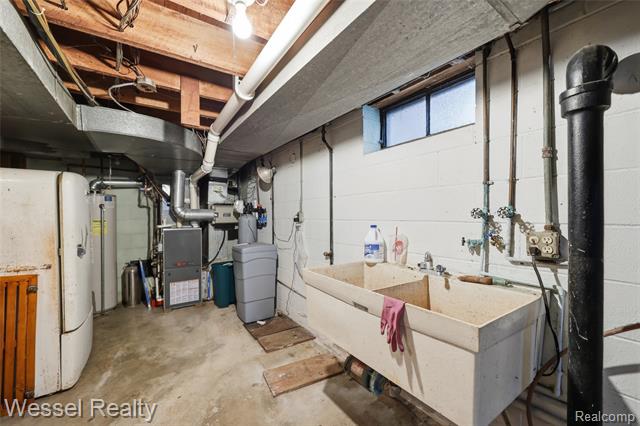 Builiding view thirty three for 28771 Bunert, Warren, MI. 48088