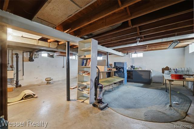 Builiding view thirty two for 28771 Bunert, Warren, MI. 48088