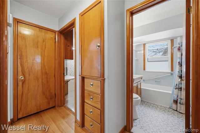 Builiding view twenty three for 28771 Bunert, Warren, MI. 48088