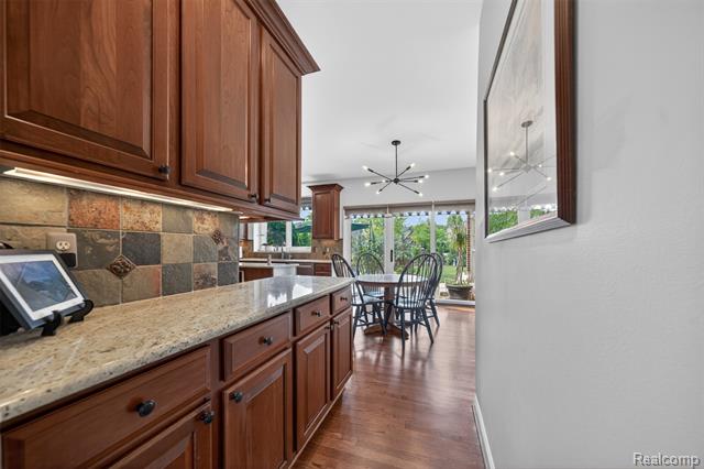 Builiding view eighteen for 41621 Hempshire, Novi, MI. 48375