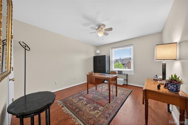Builiding view forty one for 41621 Hempshire, Novi, MI. 48375