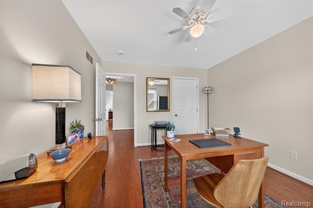 Builiding view forty two for 41621 Hempshire, Novi, MI. 48375
