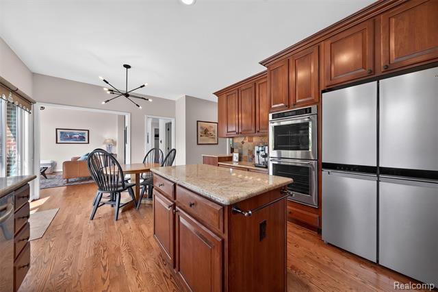 Builiding view sixteen for 41621 Hempshire, Novi, MI. 48375