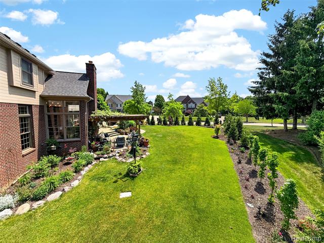 Builiding view sixty seven for 41621 Hempshire, Novi, MI. 48375
