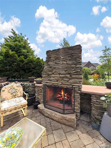 Builiding view sixty three for 41621 Hempshire, Novi, MI. 48375