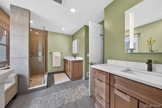Builiding view thirty five for 41621 Hempshire, Novi, MI. 48375