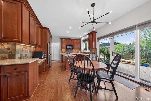 Builiding view twelve for 41621 Hempshire, Novi, MI. 48375
