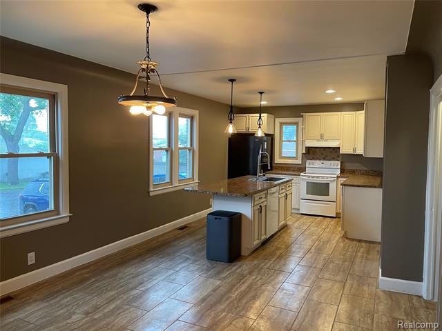 Builiding view six for 12980 12 Mile, Warren, MI. 48088