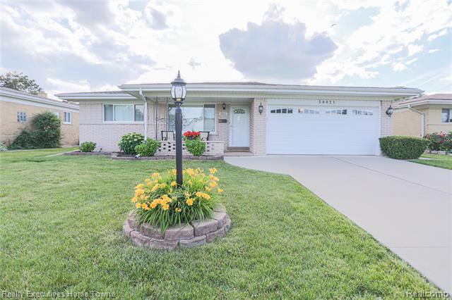 front view for 28821 Lund, Warren, Mi. 48093