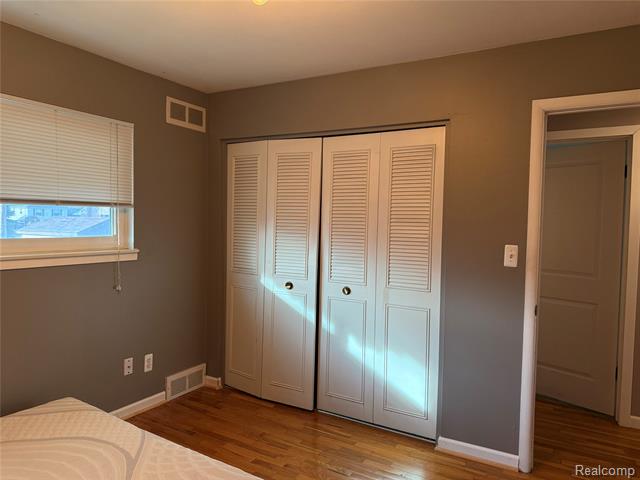 Builiding view fifteen for 29091 Wagner, Warren, MI. 48093