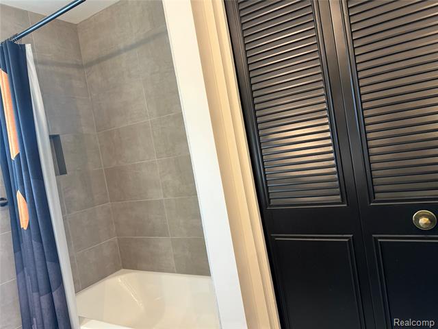 Builiding view ten for 29091 Wagner, Warren, MI. 48093