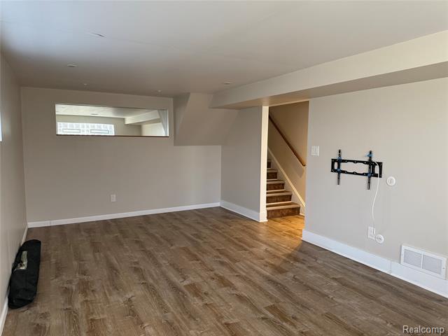 Builiding view twenty five for 29091 Wagner, Warren, MI. 48093