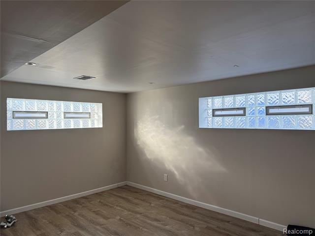 Builiding view twenty four for 29091 Wagner, Warren, MI. 48093