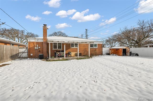 Builiding view five for 29105 Palomino, Warren, MI. 48093