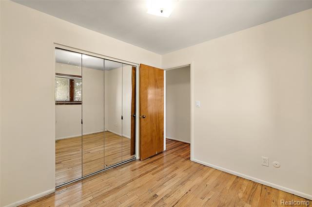 Builiding view seventeen for 29105 Palomino, Warren, MI. 48093