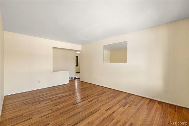 Builiding view ten for 29105 Palomino, Warren, MI. 48093