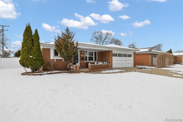 Builiding view three for 29105 Palomino, Warren, MI. 48093