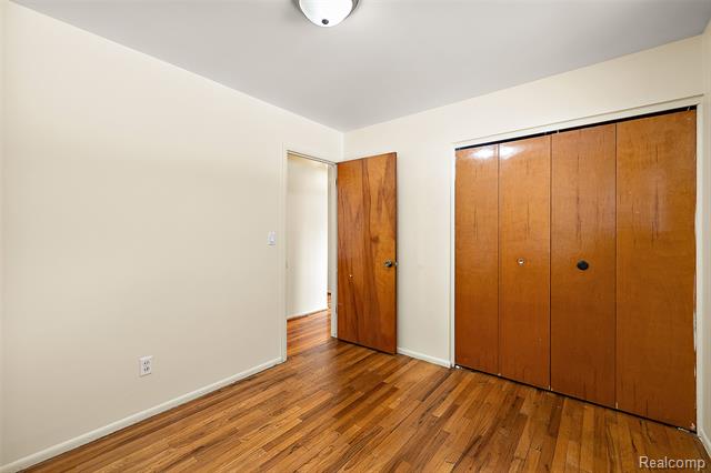 Builiding view twenty four for 29105 Palomino, Warren, MI. 48093