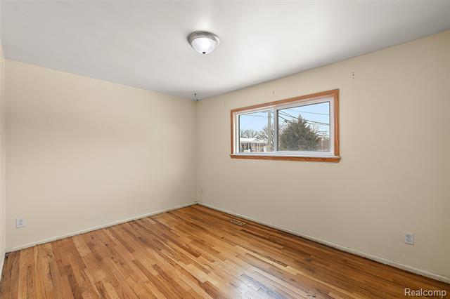 Builiding view twenty one for 29105 Palomino, Warren, MI. 48093